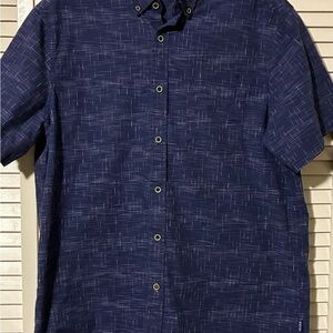 Rowm Men’s Navy Blue Casual Button Down Shirt w/ gray buttons (L)